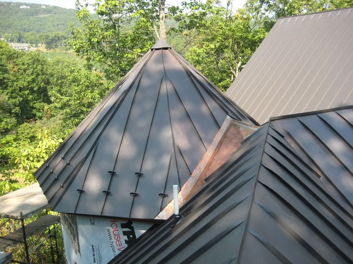 Professional Gutter Cleaning by Craftsman Roofing in Agua Mansa Industrial Corridor